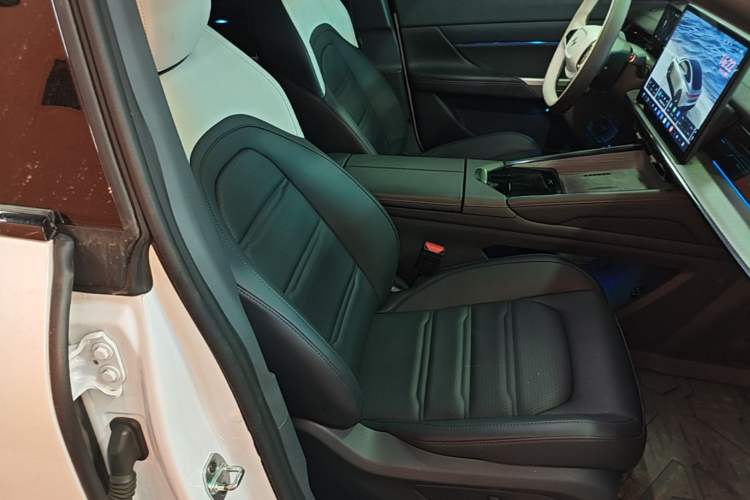 Used Dongfeng eπ eπ007 2024 All-Electric 620 RuYi Edition Right Front Seat