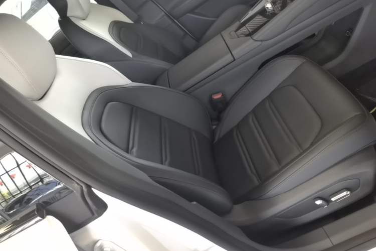 Used Dongfeng eπ eπ007 2024 Range-Extended 200 RuYi Edition Right Front Seat