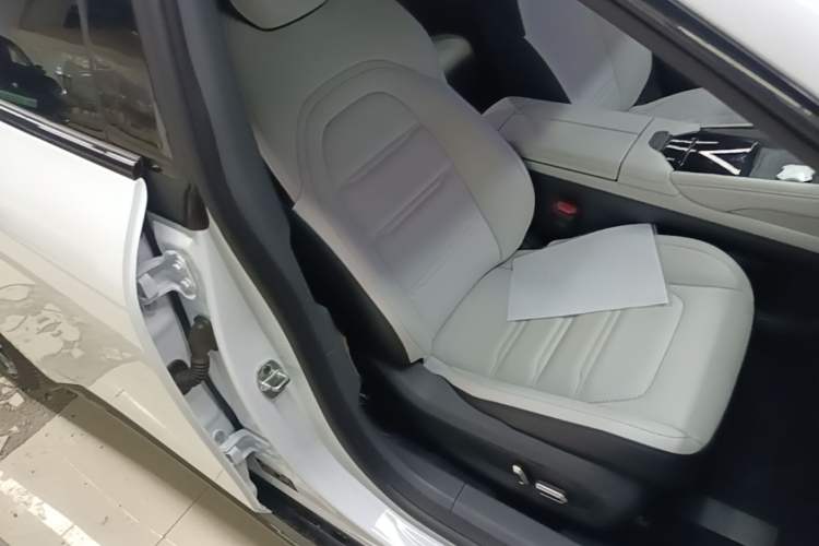 Used Dongfeng eπ eπ007 2024 530 Pro Version Right Front Seat