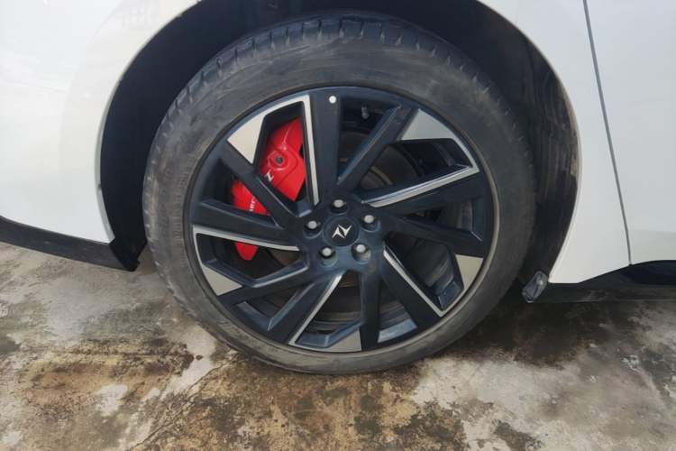 Used Dongfeng eπ eπ007 2024 200Pro Range-Extended Version Right Rear Wheel Hub