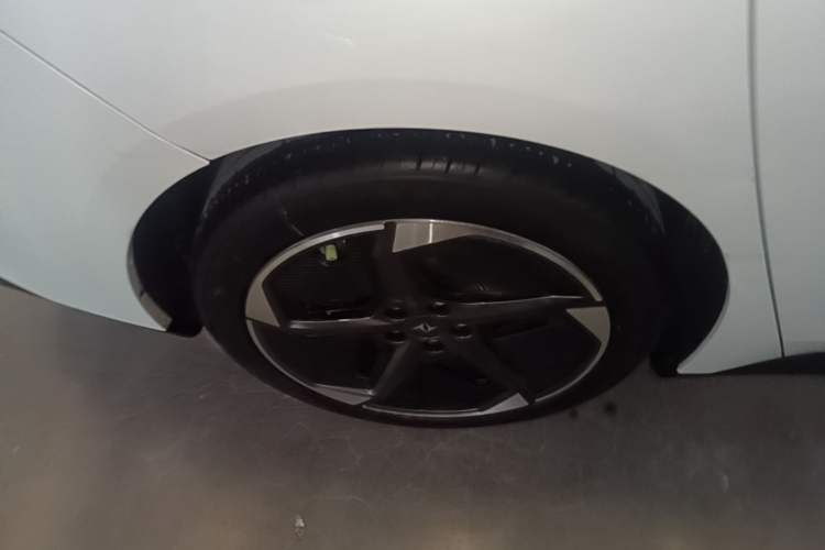 Used Dongfeng eπ eπ007 2024 530 Pro Version Right Rear Wheel Hub