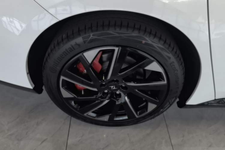 Used Dongfeng eπ eπ007 2024 Range-Extended 200 RuYi Edition Right Rear Wheel Hub