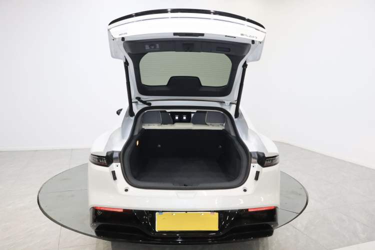 Used Dongfeng eπ eπ007 2024 620 Pro Version Trunk