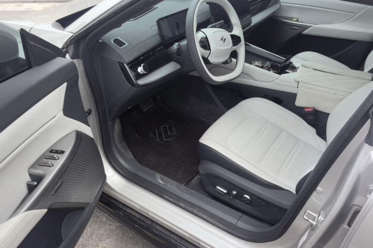 Used Dongfeng eπ eπ007 2024 530 Pro Version Driver Seat