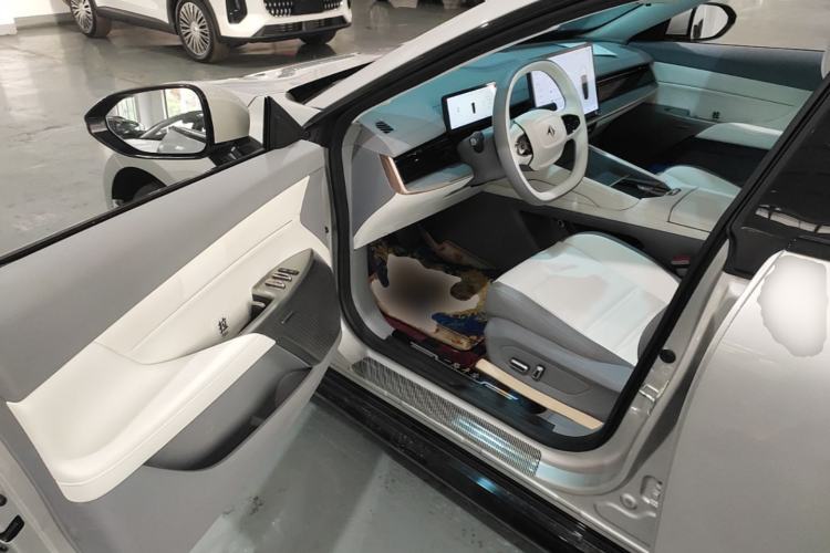 Used Dongfeng eπ eπ007 2024 530 Pro Version Driver Seat