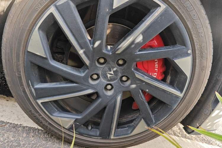 Used Dongfeng eπ eπ007 2024 530 Pro Version Right Front Wheel Hub