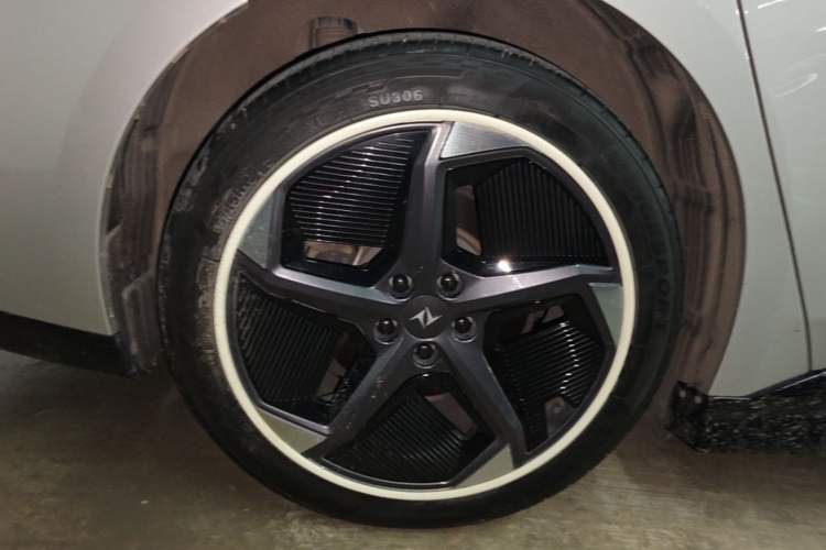 Used Dongfeng eπ eπ007 2024 530 Pro Version Right Rear Wheel Hub