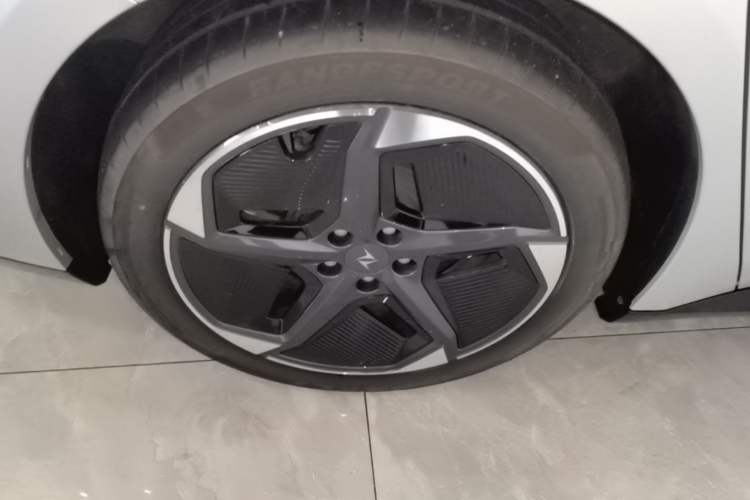 Used Dongfeng eπ eπ007 2024 200Pro Range-Extended Version Right Rear Wheel Hub