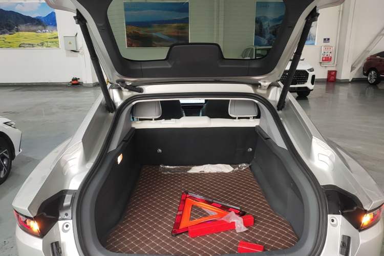 Used Dongfeng eπ eπ007 2024 530 Pro Version Trunk