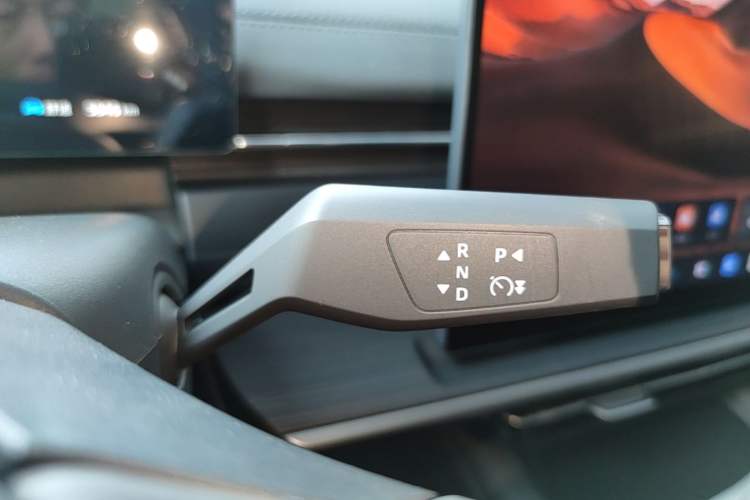 Used Dongfeng eπ eπ007 2025 Model Pure-Electric 650 Pro Cruise Edition Gear Lever