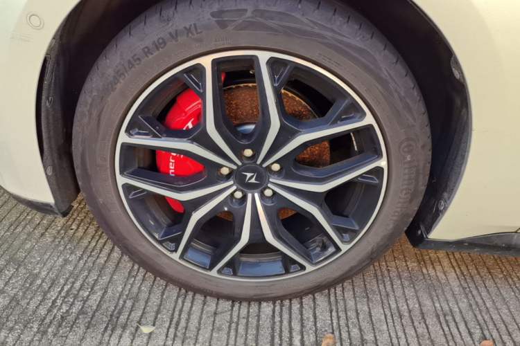 Used Dongfeng eπ eπ007 2025 Model Pure-Electric 565 All-Wheel-Drive Max Leading Edition Left Front Wheel Hub