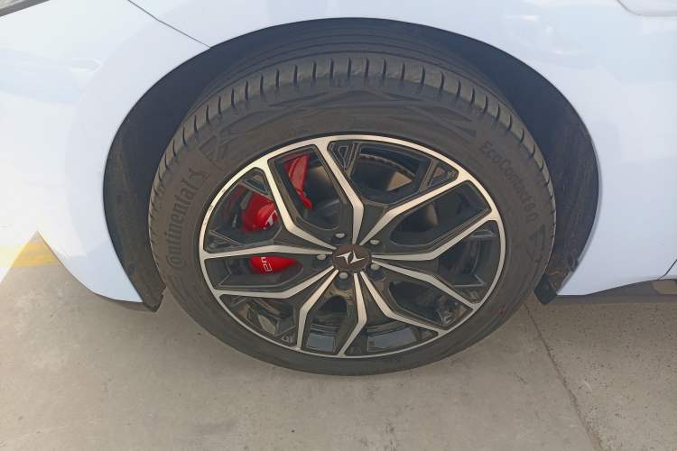 Used Dongfeng eπ eπ007 2025 Model Pure-Electric 565 All-Wheel-Drive Max Leading Edition Left Front Wheel Hub