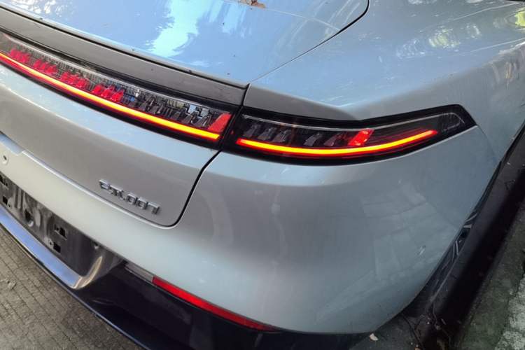 Used Dongfeng eπ eπ007 2025 Model Pure-Electric 565 All-Wheel-Drive Max Leading Edition Right Rear Taillight