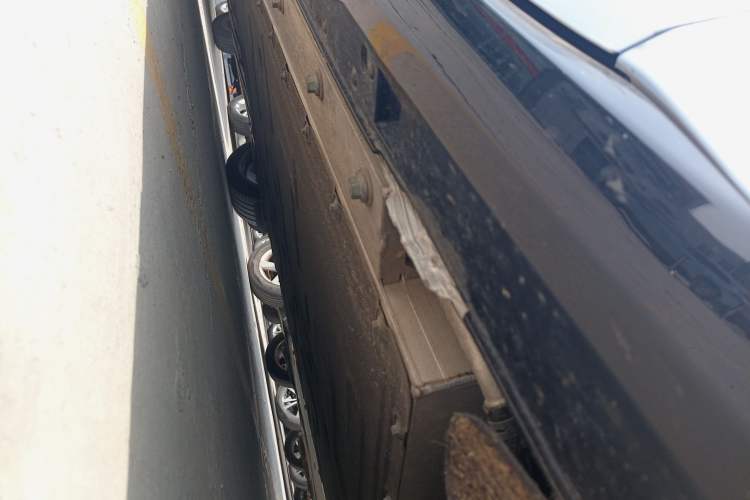 Used Dongfeng eπ eπ007 2025 Model Pure-Electric 565 All-Wheel-Drive Max Leading Edition Right Side Sill