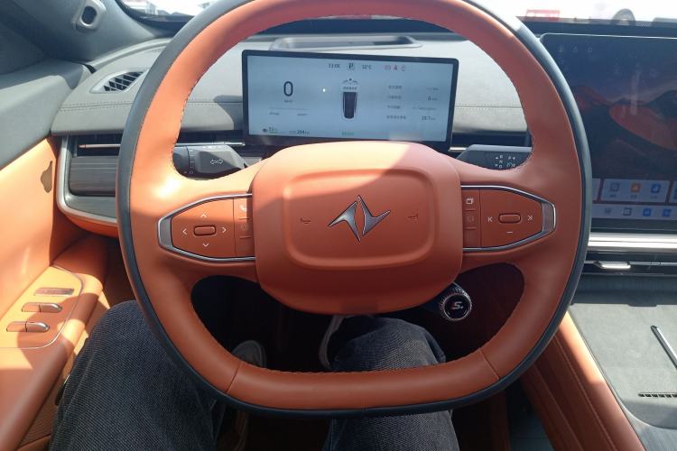 Used Dongfeng eπ eπ007 2025 Model Pure-Electric 565 All-Wheel-Drive Max Leading Edition Steering Wheel