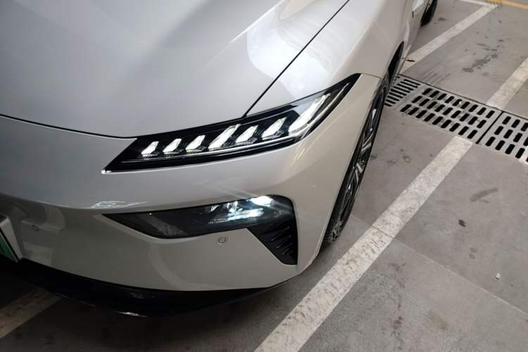 Used Dongfeng eπ eπ007 2025 Model Pure-Electric 565 All-Wheel-Drive Max Leading Edition Left Front Headlight