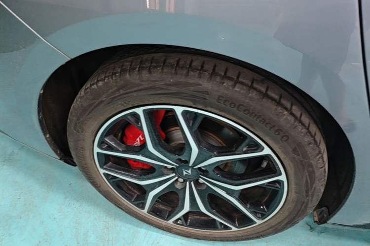 Used Dongfeng eπ eπ007 2025 Model Pure-Electric 565 All-Wheel-Drive Max Leading Edition Right Rear Wheel Hub