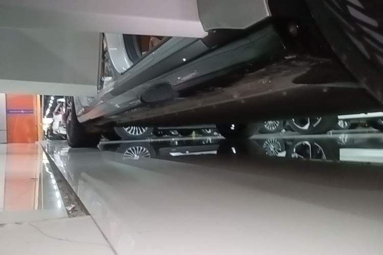 Used Dongfeng eπ eπ007 2025 Model Pure-Electric 565 All-Wheel-Drive Max Leading Edition Right Side Sill
