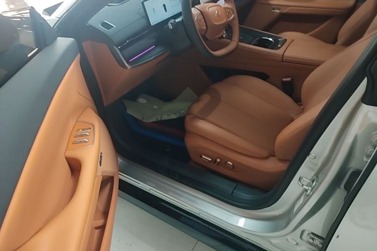 Used Dongfeng eπ eπ007 2025 Model Range-Extended 230 Max Cruise Edition Driver Seat