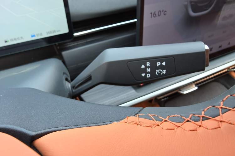 Used Dongfeng eπ eπ007 2025 Model Range-Extended 230Pro Cruise Edition Gear Lever