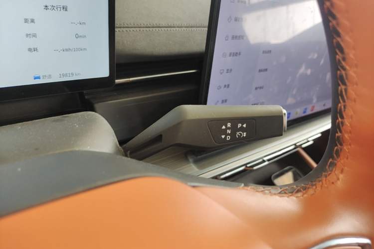 Used Dongfeng eπ eπ007 2025 Model Pure-Electric 565 All-Wheel-Drive Max Leading Edition Gear Lever