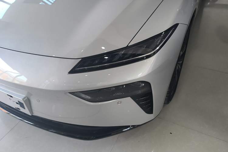 Used Dongfeng eπ eπ007 2025 Model Pure-Electric 565 All-Wheel-Drive Max Leading Edition Left Front Headlight