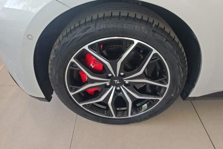 Used Dongfeng eπ eπ007 2025 Model Pure-Electric 565 All-Wheel-Drive Max Leading Edition Left Front Wheel Hub