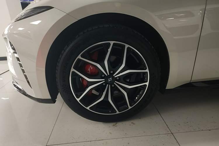 Used Dongfeng eπ eπ007 2025 Model Range-Extended 230 Max Cruise Edition Left Front Wheel Hub