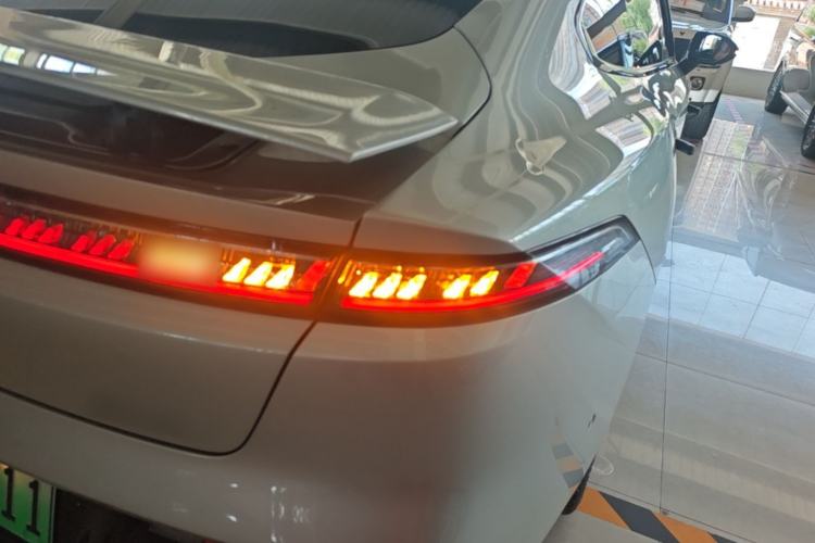 Used Dongfeng eπ eπ007 2025 Model Pure-Electric 565 All-Wheel-Drive Max Leading Edition Right Rear Taillight