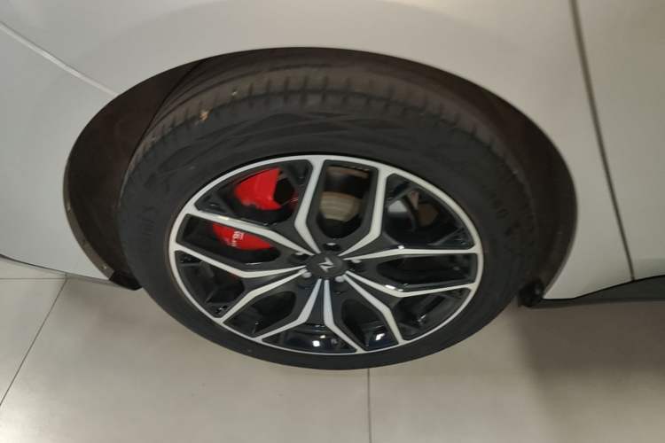 Used Dongfeng eπ eπ007 2025 Model Pure-Electric 565 All-Wheel-Drive Max Leading Edition Right Rear Wheel Hub