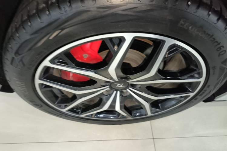 Used Dongfeng eπ eπ007 2025 Model Pure-Electric 565 All-Wheel-Drive Max Leading Edition Right Rear Wheel Hub