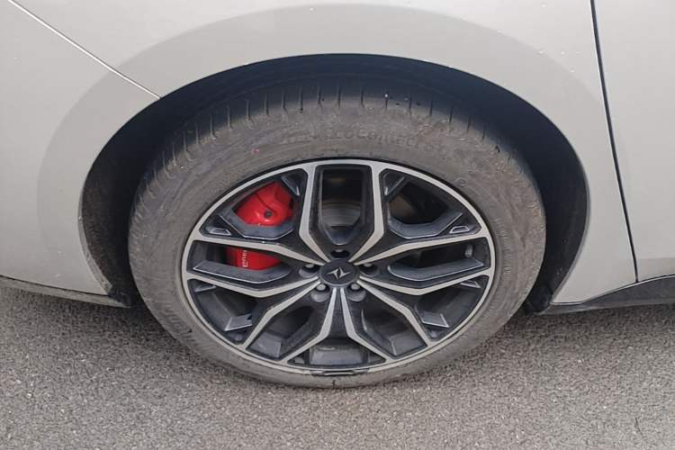 Used Dongfeng eπ eπ007 2025 Model Pure-Electric 565 All-Wheel-Drive Max Leading Edition Right Rear Wheel Hub
