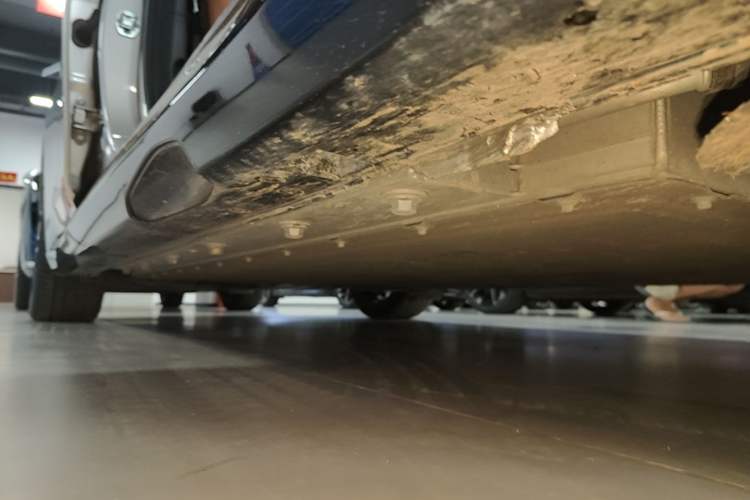 Used Dongfeng eπ eπ007 2025 Model Pure-Electric 565 All-Wheel-Drive Max Leading Edition Right Side Sill