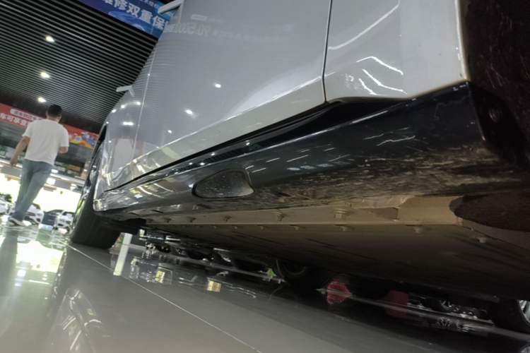 Used Dongfeng eπ eπ007 2025 Model Pure-Electric 565 All-Wheel-Drive Max Leading Edition Right Side Sill