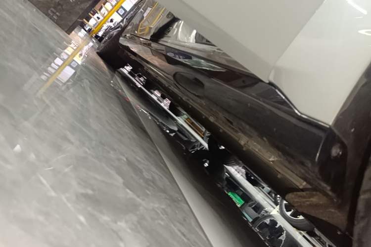 Used Dongfeng eπ eπ007 2025 Model Pure-Electric 565 All-Wheel-Drive Max Leading Edition Right Side Sill
