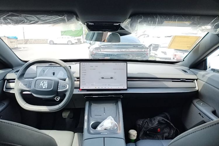 Used Dongfeng eπ eπ007 2025 Model Range-Extended 230Pro Cruise Edition Center Console