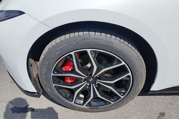Used Dongfeng eπ eπ007 2025 Model Range-Extended 230Pro Cruise Edition Left Front Wheel Hub