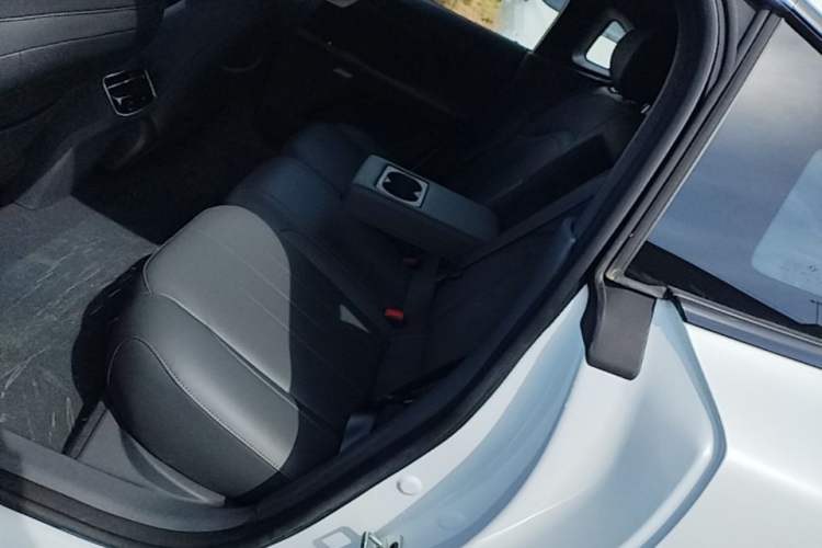 Used Dongfeng eπ eπ007 2025 Model Range-Extended 230Pro Cruise Edition Left Rear Seat