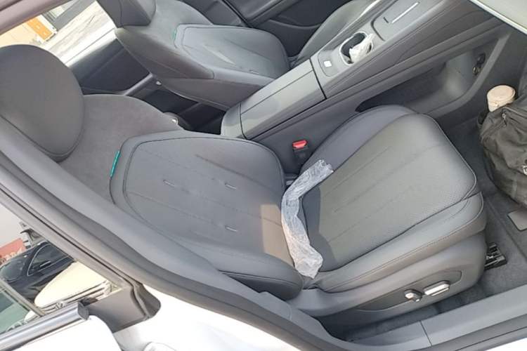 Used Dongfeng eπ eπ007 2025 Model Range-Extended 230Pro Cruise Edition Right Front Seat