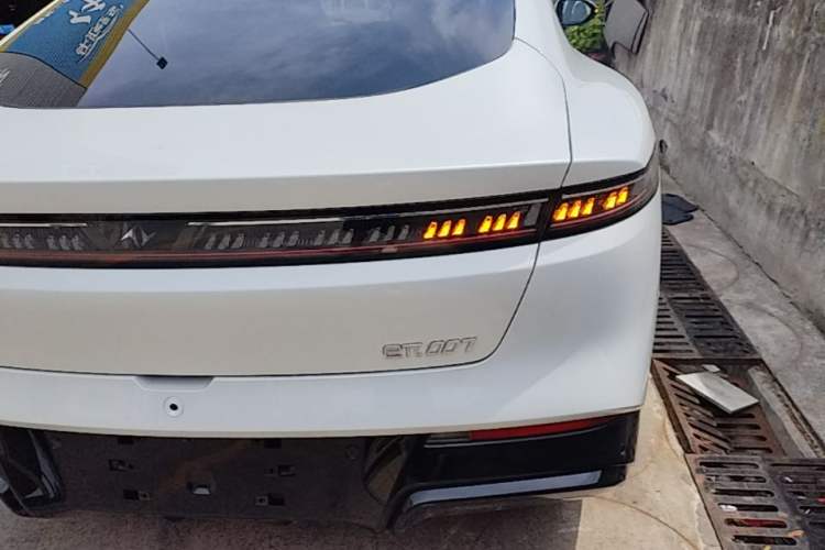 Used Dongfeng eπ eπ007 2025 Model Range-Extended 230 Pro Leading Edition Right Rear Taillight
