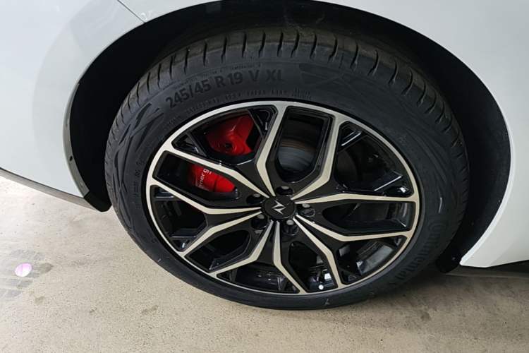 Used Dongfeng eπ eπ007 2025 Model Range-Extended 230 Max Cruise Edition Right Rear Wheel Hub