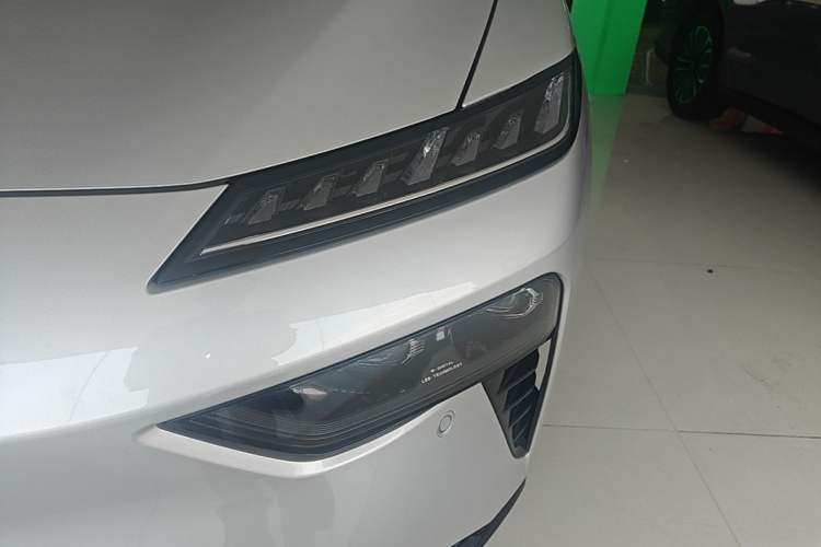 Used Dongfeng eπ eπ007 2025 Model Pure-Electric 565 All-Wheel-Drive Max Leading Edition Left Front Headlight