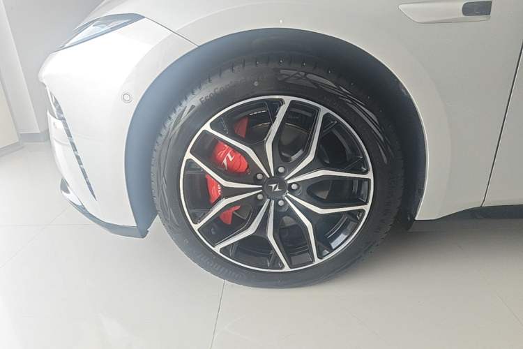 Used Dongfeng eπ eπ007 2025 Model Pure-Electric 565 All-Wheel-Drive Max Leading Edition Left Front Wheel Hub