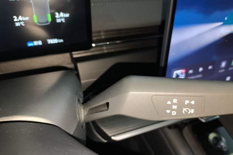 Used Dongfeng eπ eπ007 2026 Model 007+ Pure-Electric 565 Ultra+ All-Wheel-Drive LiDAR Edition Gear Lever