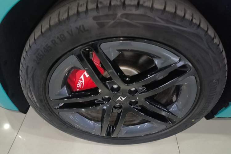 Used Dongfeng eπ eπ007 2026 Model 007+ Pure-Electric 565 Ultra+ All-Wheel-Drive LiDAR Edition Left Front Wheel Hub