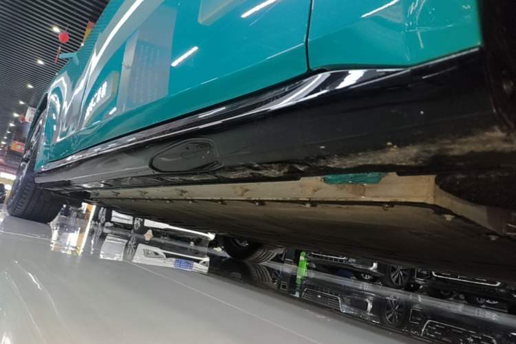 Used Dongfeng eπ eπ007 2026 Model 007+ Pure-Electric 565 Ultra+ All-Wheel-Drive LiDAR Edition Right Side Sill