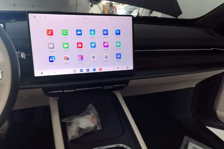 Used Dongfeng eπ eπ007 2026 Model 007+ Range-Extended 308 Ultra+ LiDAR Edition Audio And AC Panel