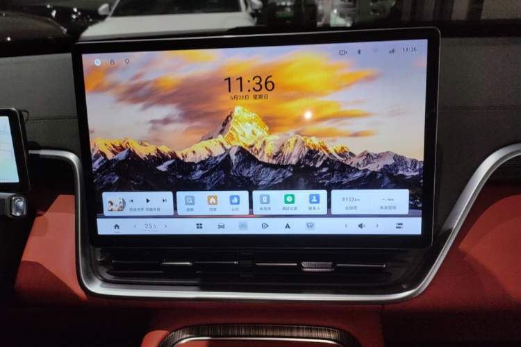 Used Dongfeng eπ eπ008 2024 210Max Range-Extended Version 6 Seats Audio And AC Panel
