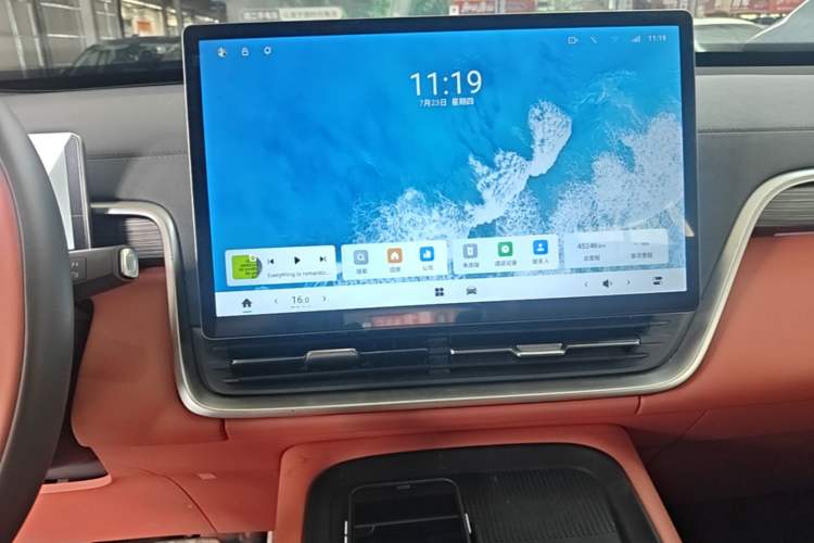 Used Dongfeng eπ eπ008 2024 636Max All-Electric Version 6 Seats Audio And AC Panel