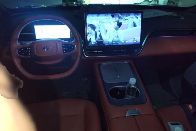 Used Dongfeng eπ eπ008 2024 210Max Range-Extended Version 6 Seats Center Console